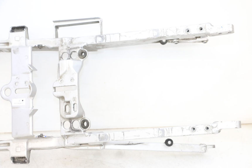 photo de ARCO DO QUADRO TRASEIRO YAMAHA FJR ABS 1300 (2006 - 2012) - Detalhes característicos