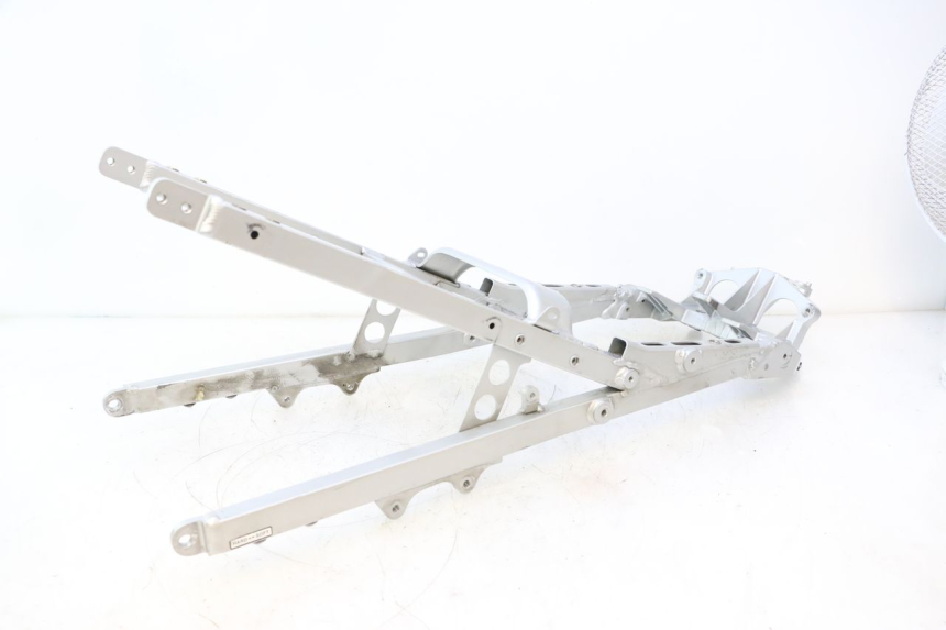 photo de LAÇO DO QUADRO TRASEIRO YAMAHA FJR 1300 (2001 - 2005) - Pontos de fixação