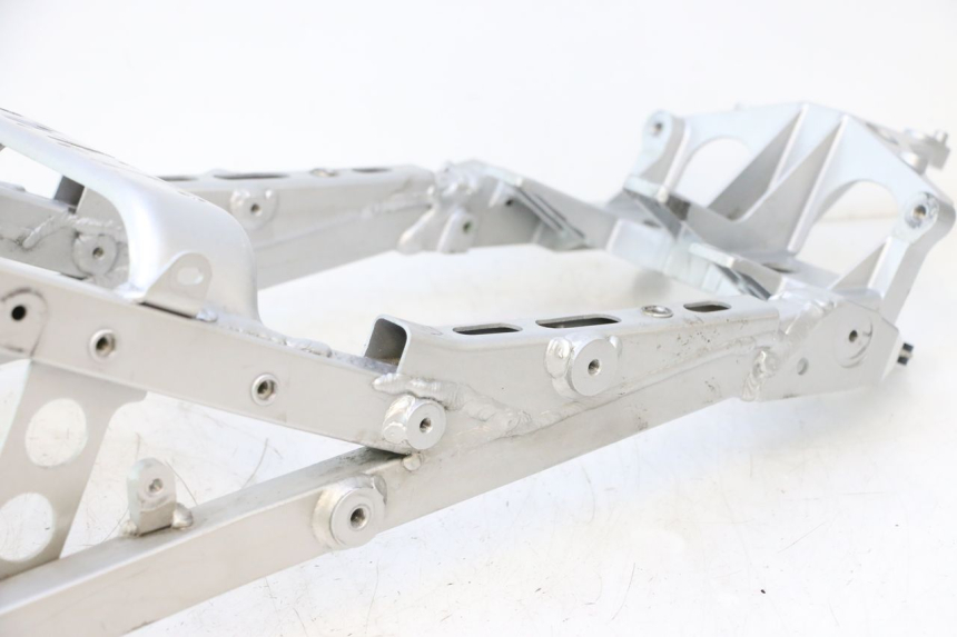 photo de LAÇO DO QUADRO TRASEIRO YAMAHA FJR 1300 (2001 - 2005) - Estado da superfície