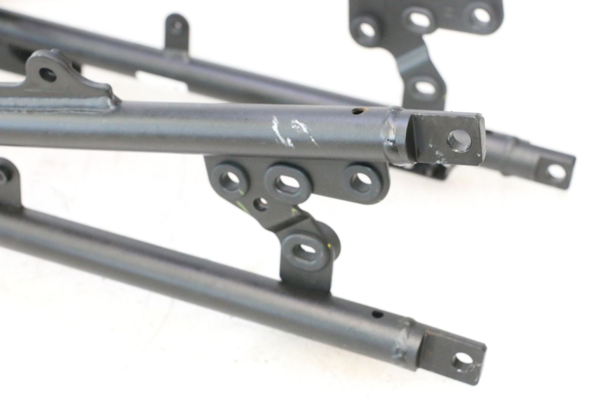 photo de ARCO DO QUADRO TRASEIRO YAMAHA FZ8 800 (2010 - 2016) - Detalhe da peça