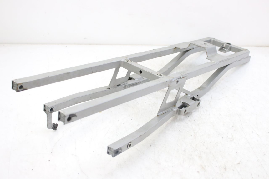 photo de ARCO DO QUADRO TRASEIRO DERBI GPR 50 (2004 - 2009) - Vista principal