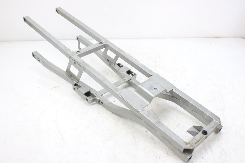 photo de ARCO DO QUADRO TRASEIRO DERBI GPR 50 (2004 - 2009) - Ampliação técnica