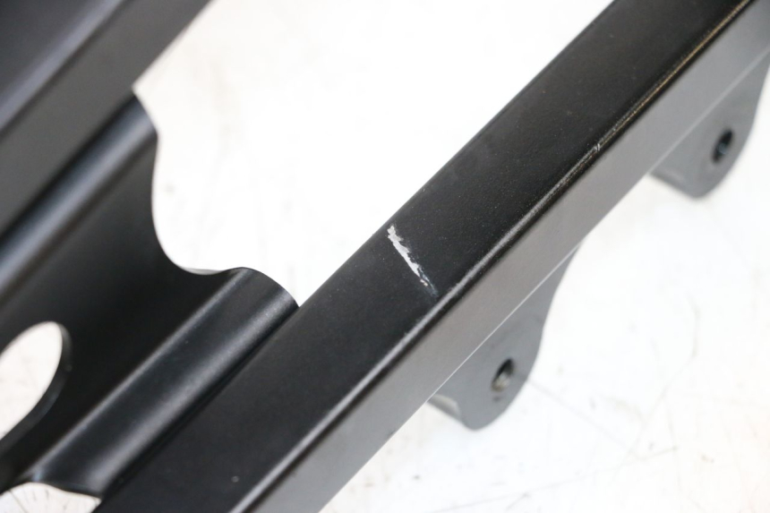 photo de ARCO DO QUADRO TRASEIRO SUZUKI GSXR GSX-R 1000 (2003 - 2004) - Pontos de fixação