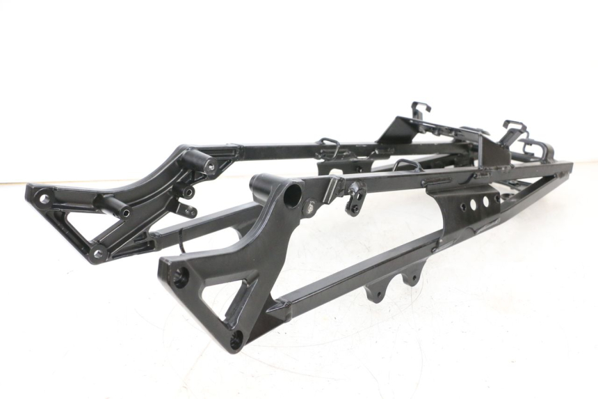photo de ARCO DO QUADRO TRASEIRO SUZUKI GSXR GSX-R 1000 (2003 - 2004) - Marcações e referências