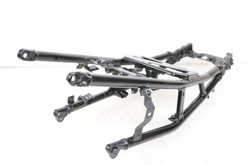 photo de ARCO DO QUADRO TRASEIRO HUSQVARNA SVARTPILEN 401 (2018 - 2023) - Zoom do estado de desgaste