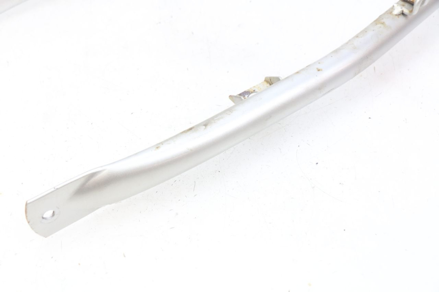 photo de ARCO DO QUADRO TRASEIRO SUZUKI XF FREEWIND 650 (1997 - 2003) - Zoom do estado de desgaste