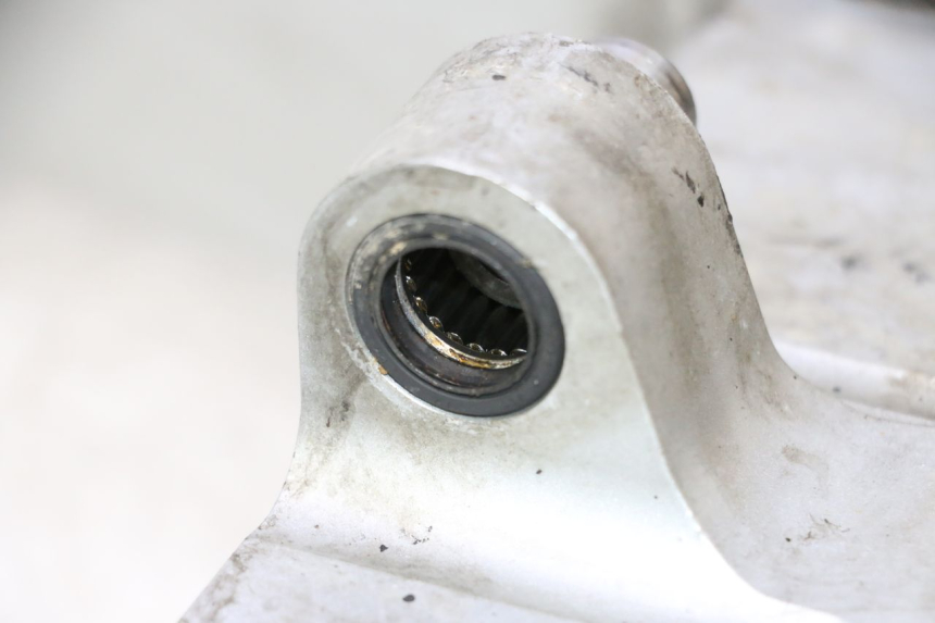 photo de BRAÇO OSCILANTE HONDA CB F HORNET 600 (2005 - 2006) - Detalhe da peça