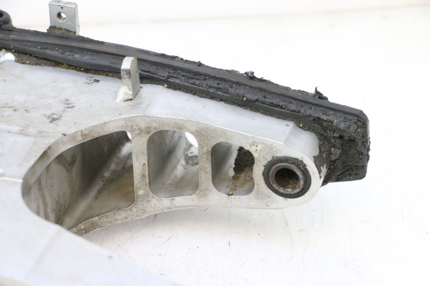 photo de BRAÇO OSCILANTE HONDA CB F HORNET 600 (2005 - 2006) - Vista de perto