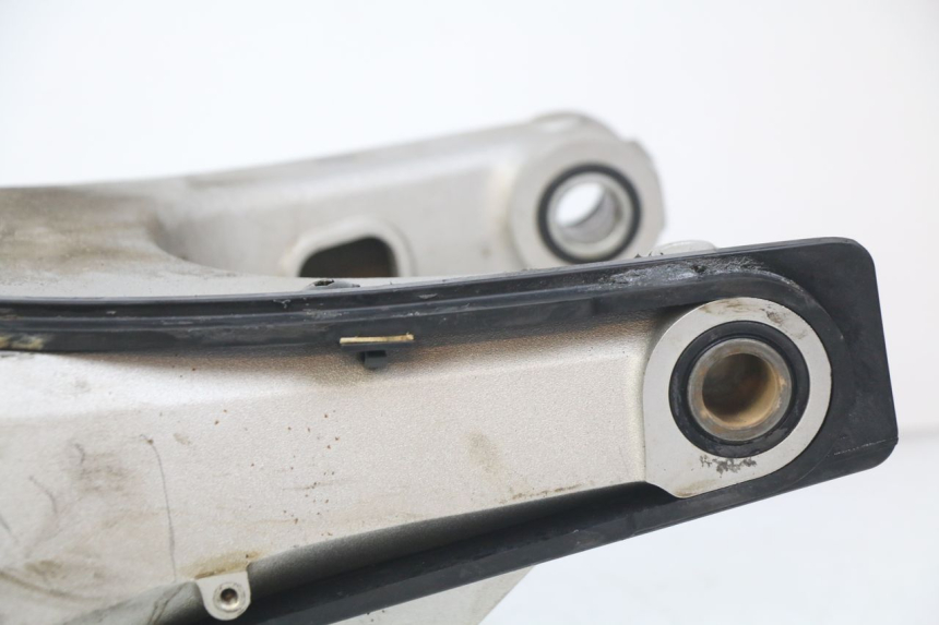photo de BRAÇO OSCILANTE HONDA CB R 1000 (2018 - 2023) - Ampliação dos componentes