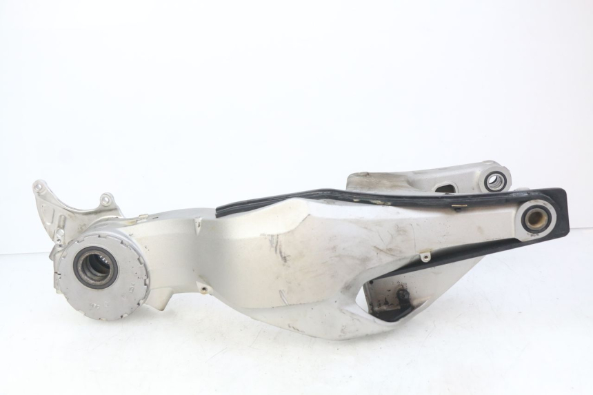 photo de BRAÇO OSCILANTE HONDA CB R 1000 (2018 - 2023) - Zoom do estado de desgaste
