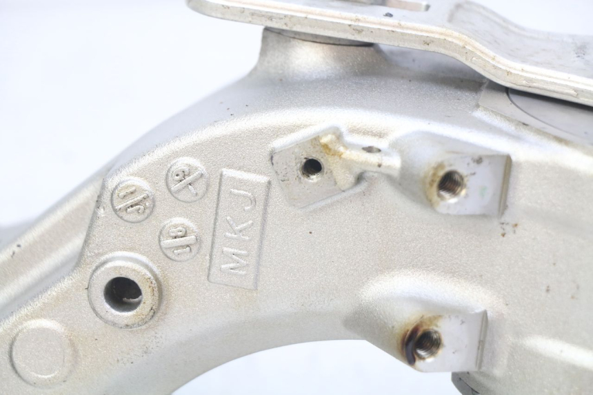 photo de BRAÇO OSCILANTE HONDA CB R 1000 (2018 - 2023) - Pontos de fixação