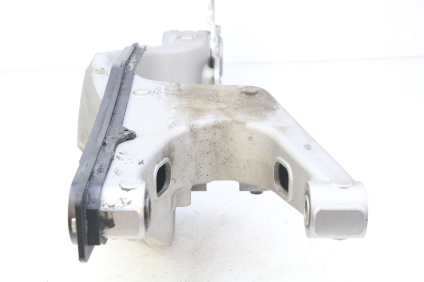 photo de BRAÇO OSCILANTE HONDA CB R 1000 (2018 - 2023) - Marcações e referências