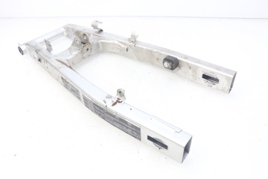 photo de Balança traseira HONDA CBR R 125 (2003 - 2006) - Detalhe da peça