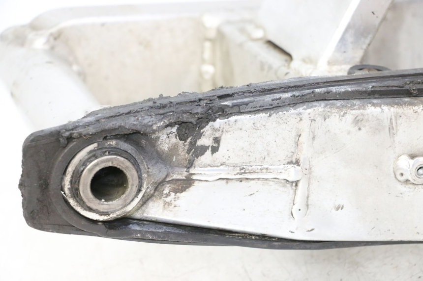 photo de BRAÇO OSCILANTE HONDA CBR RR FIREBLADE 900 (1992 - 1994) - Ângulo alternativo