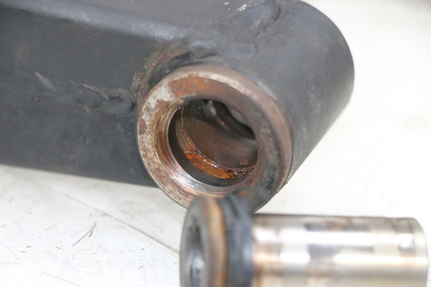 photo de BRAÇO OSCILANTE KSR CODE 125 (2018 - 2020) - Pontos de fixação