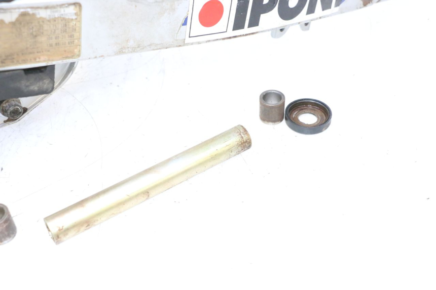photo de BRAÇO OSCILANTE SUZUKI DR S 600 (1985 - 1989) - Detalhe da peça