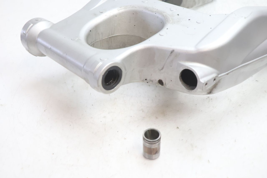 photo de BRAÇO OSCILANTE YAMAHA FJR 1300 (2001 - 2005) - Detalhe da peça