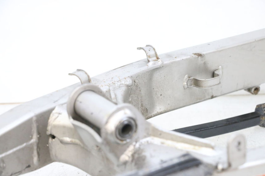 photo de Balança traseira SUZUKI GSF N BANDIT 600 (1996 - 1999) - Detalhes característicos