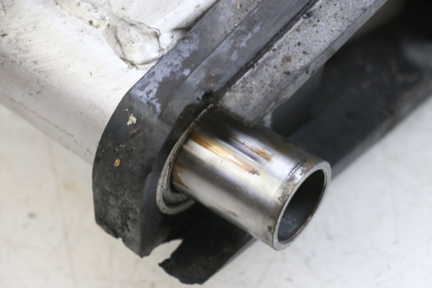 photo de Balança traseira SUZUKI GSF N BANDIT 600 (1996 - 1999) - Outro ângulo de visão