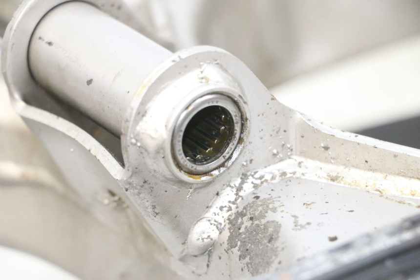 photo de Balança traseira SUZUKI GSF N BANDIT 600 (1996 - 1999) - Ampliação técnica