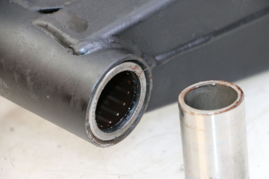 photo de BRAÇO OSCILANTE SUZUKI GSR 750 (2011 - 2017) - Ampliação técnica