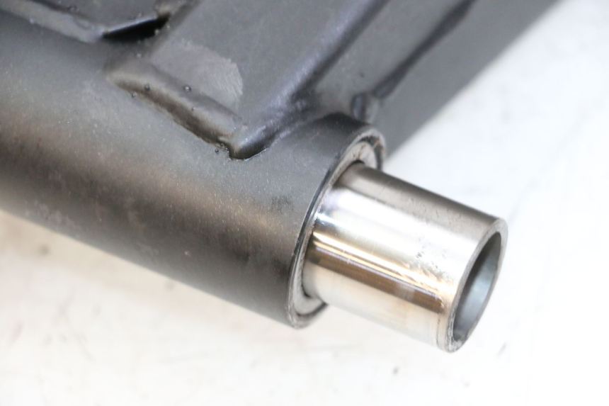 photo de BRAÇO OSCILANTE SUZUKI GSR 750 (2011 - 2017) - Vista geral