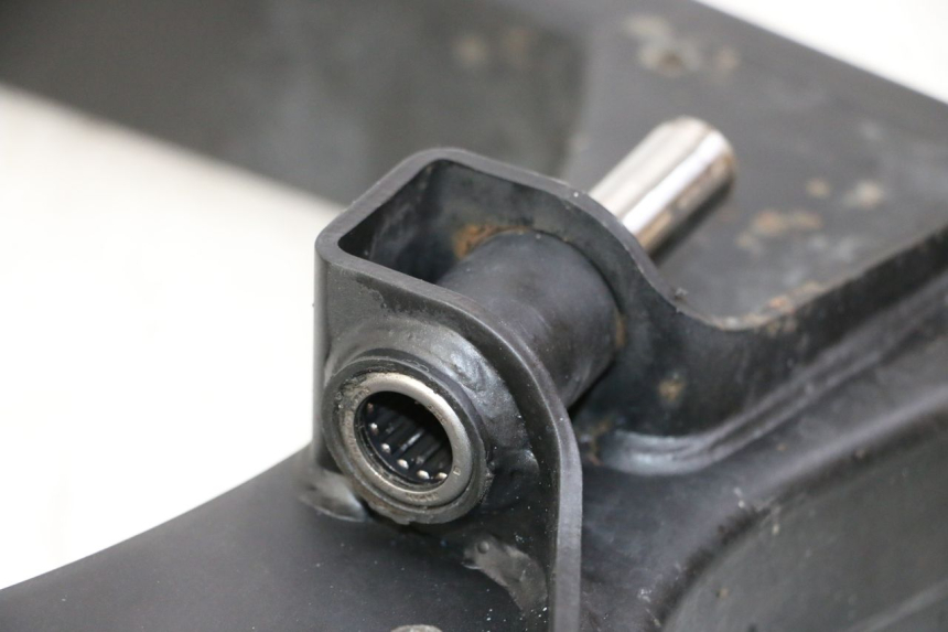 photo de BRAÇO OSCILANTE SUZUKI GSR 750 (2011 - 2017) - Pontos de fixação