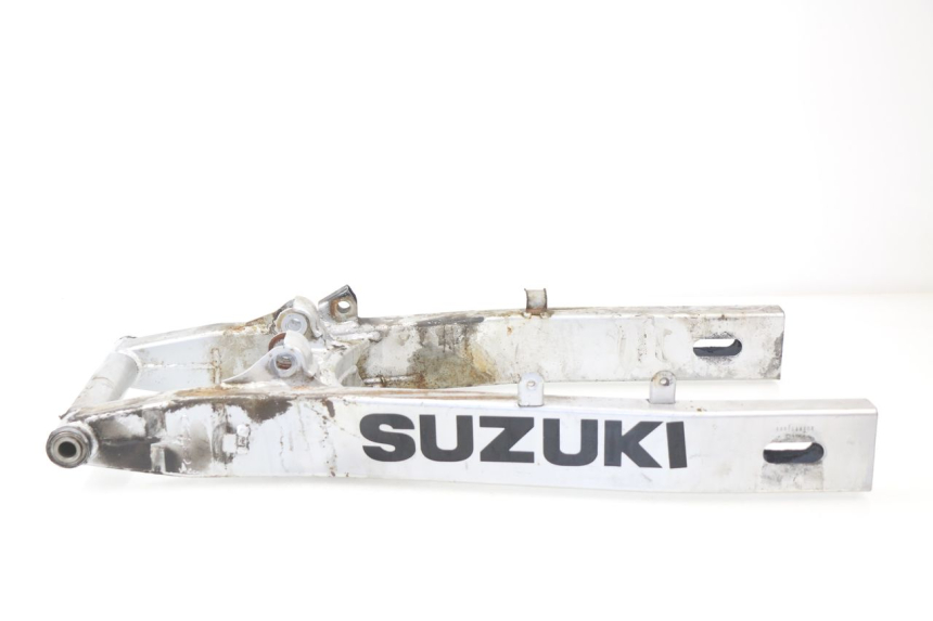 photo de BRAÇO OSCILANTE SUZUKI GSXF GSX F 600 (1988 - 1997) - Pontos de fixação