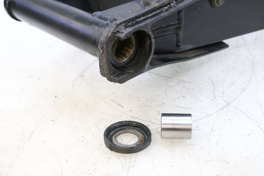 photo de BRAÇO OSCILANTE SUZUKI GSXR GSX-R 1000 (2003 - 2004) - Detalhe da peça