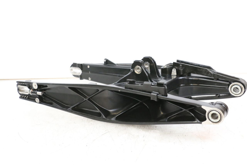 photo de Balança traseira HUSQVARNA SVARTPILEN 401 (2018 - 2023) - Vista principal