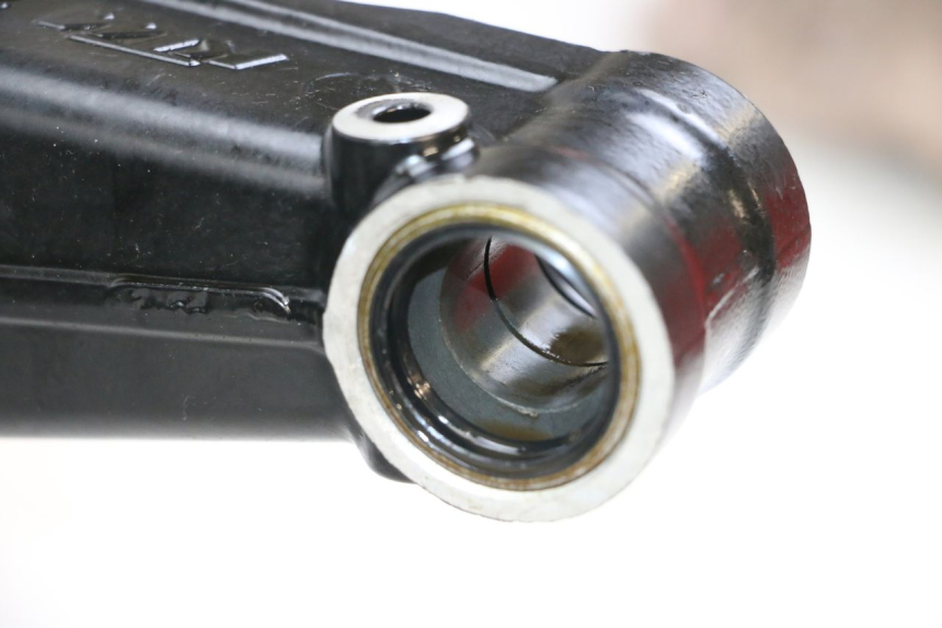 photo de Balança traseira HUSQVARNA SVARTPILEN 401 (2018 - 2023) - Outro ângulo de visão