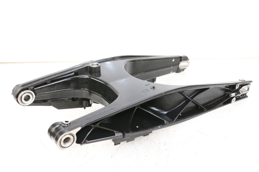 photo de Balança traseira HUSQVARNA SVARTPILEN 401 (2018 - 2023) - Pontos de fixação