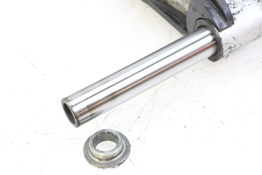 photo de BRAÇO OSCILANTE KAWASAKI ZR7 ZR-7 S 750 (1999 - 2004) - Estado da superfície