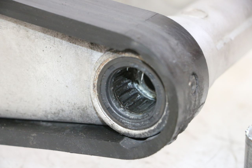 photo de Balança traseira RIEJU MRT 50 (2018 - 2021) - Zoom do estado de desgaste