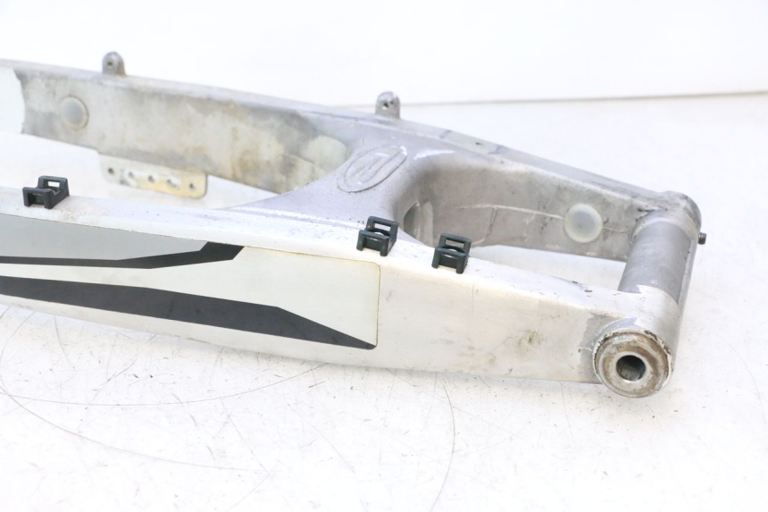 photo de BRAÇO OSCILANTE RIEJU MRT PRO SUPERMOTARD 50 (2007 - 2018) - Zoom do estado de desgaste