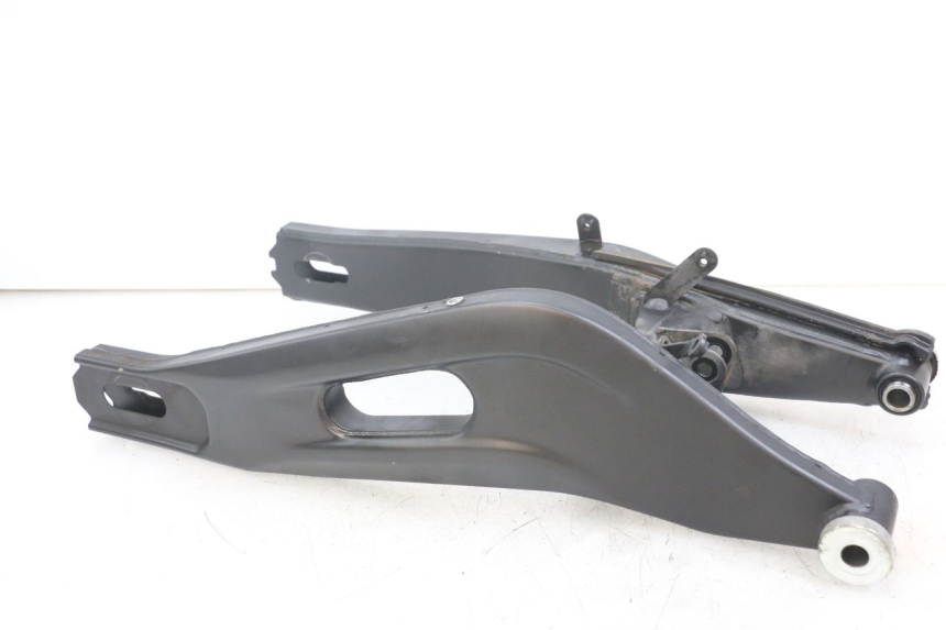 photo de Balança traseira YAMAHA MT-07 MT07 ABS 700 (2014 - 2017) - Vista principal