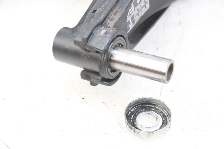 photo de Balança traseira YAMAHA MT-07 MT07 ABS 700 (2014 - 2017) - Detalhe da peça