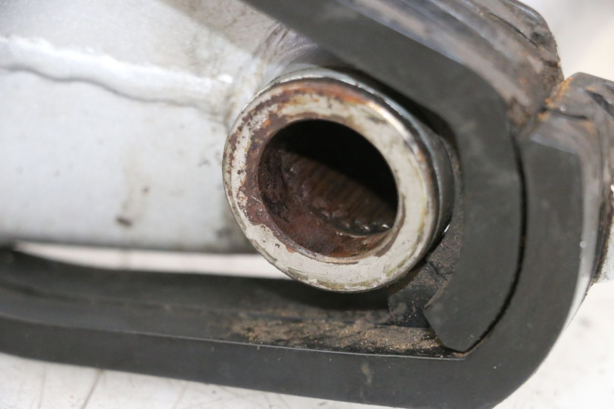 photo de BRAÇO OSCILANTE HONDA NSR R 125 (1994 - 2003) - Estrutura - ampliação