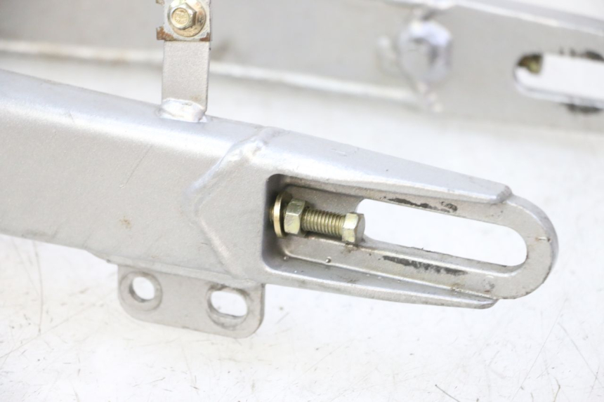 photo de Balança traseira APOLLO RFZ 150 - Detalhes característicos