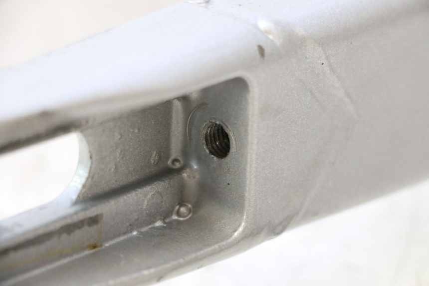 photo de Balança traseira APOLLO RFZ 150 - Detalhes característicos