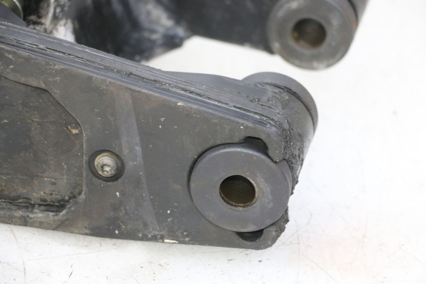 photo de BRAÇO OSCILANTE TRIUMPH SPRINT 900 (1995 - 1998) - Estrutura - ampliação