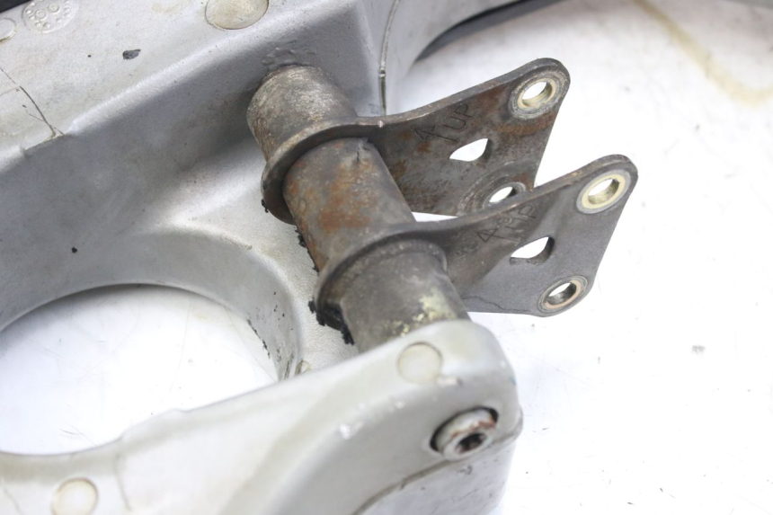 photo de Balança traseira TRIUMPH SPRINT ST 955 (1999 - 2001) - Detalhe da peça