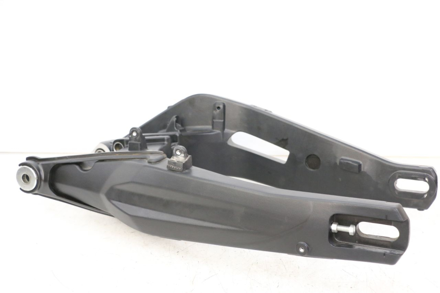 photo de Balança traseira YAMAHA TRACER 7 700 (2020 - 2024) - Vista principal