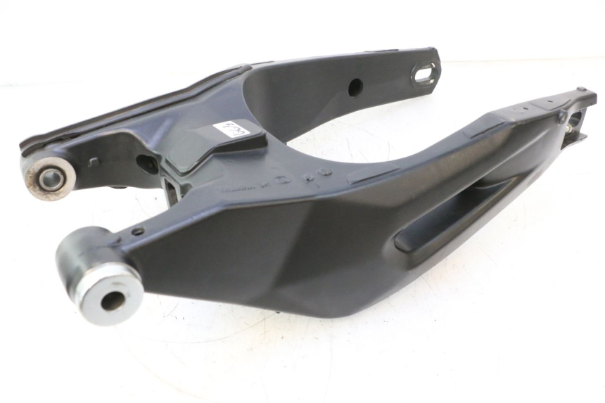 photo de Balança traseira YAMAHA TRACER 7 700 (2020 - 2024) - Vista geral