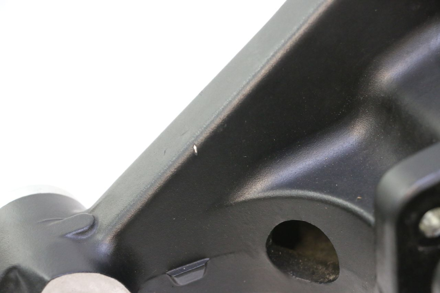 photo de Balança traseira YAMAHA TRACER 7 700 (2020 - 2024) - Marcações e referências