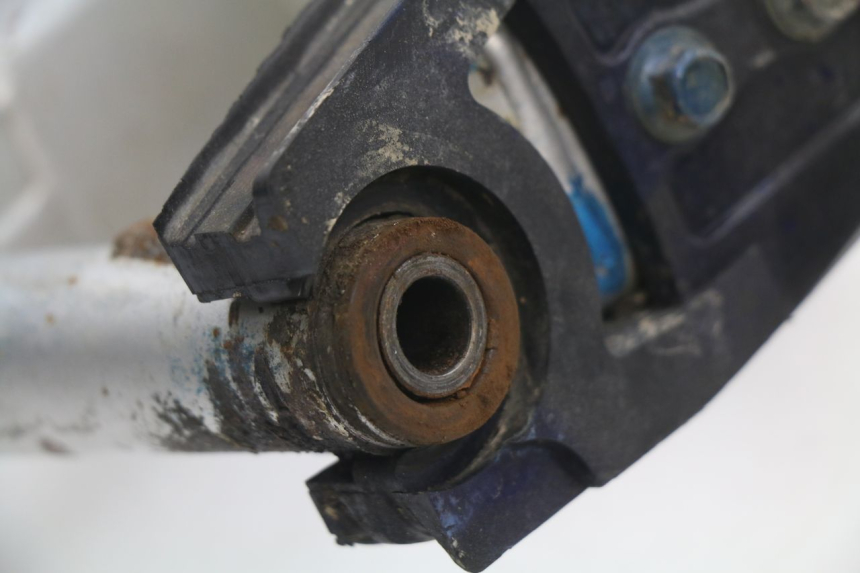 photo de Balança traseira YAMAHA TTR 125 (2000 - 2020) - Zoom do estado de desgaste
