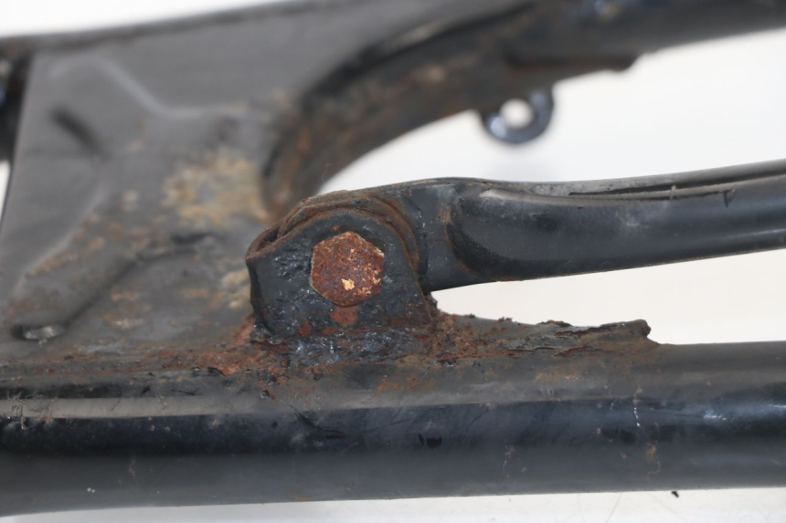 photo de BRAÇO OSCILANTE SUZUKI TU X TUX VOLTY 125 (1999 - 2001) - Pontos de fixação