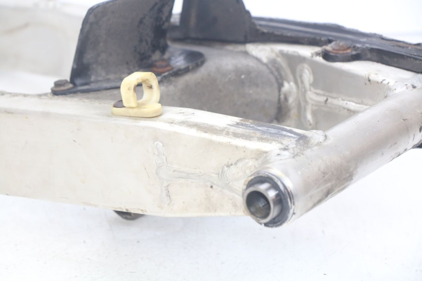 photo de BRAÇO OSCILANTE SUZUKI XF FREEWIND 650 (1997 - 2003) - Estado da superfície