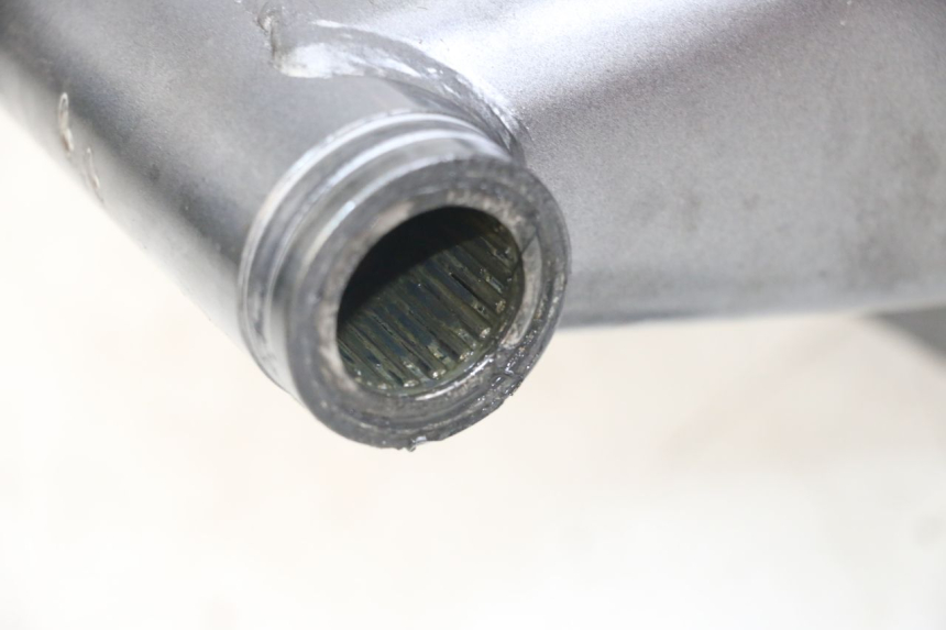photo de Balança traseira YAMAHA XJS DIVERSION 600 (1997 - 1999) - Zoom do estado de desgaste