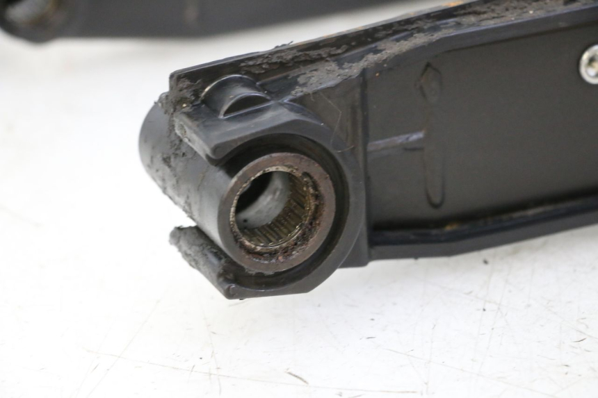 photo de BRAÇO OSCILANTE YAMAHA XJ6 600 (2008 - 2016) - Marcações e referências